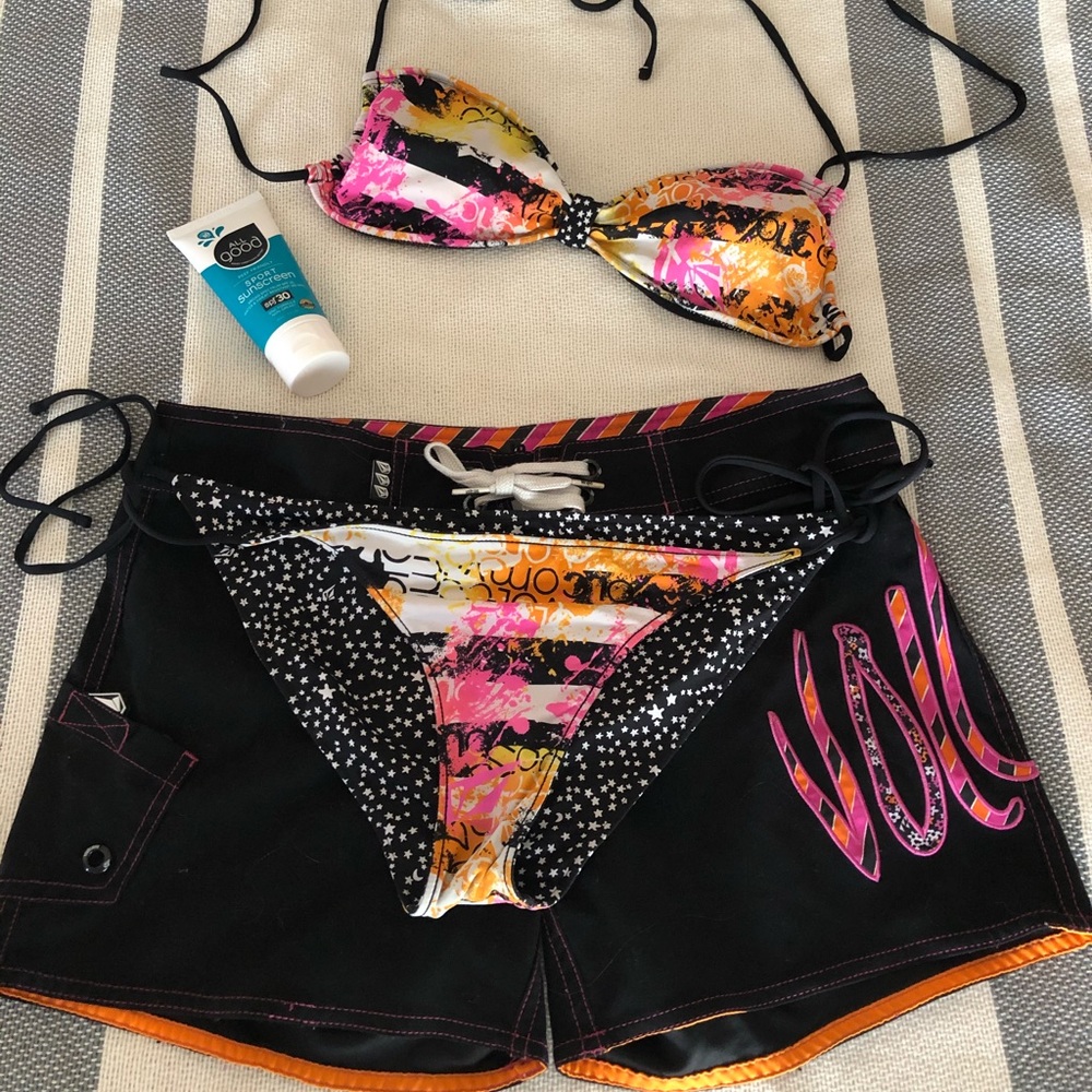 Complete Set**Volcom Multicolored Bikini and Trunks